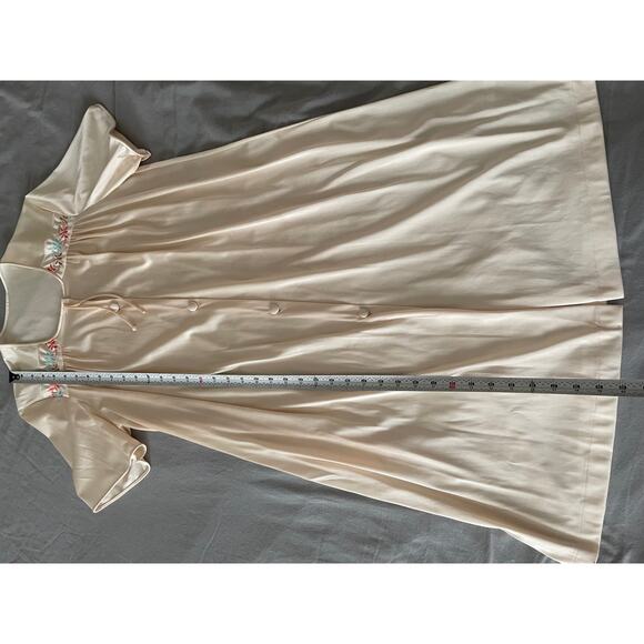 Vintage JCPenney Nylon Robe Size M Ivory Bath Casual Housecoat - Picture 8 of 8